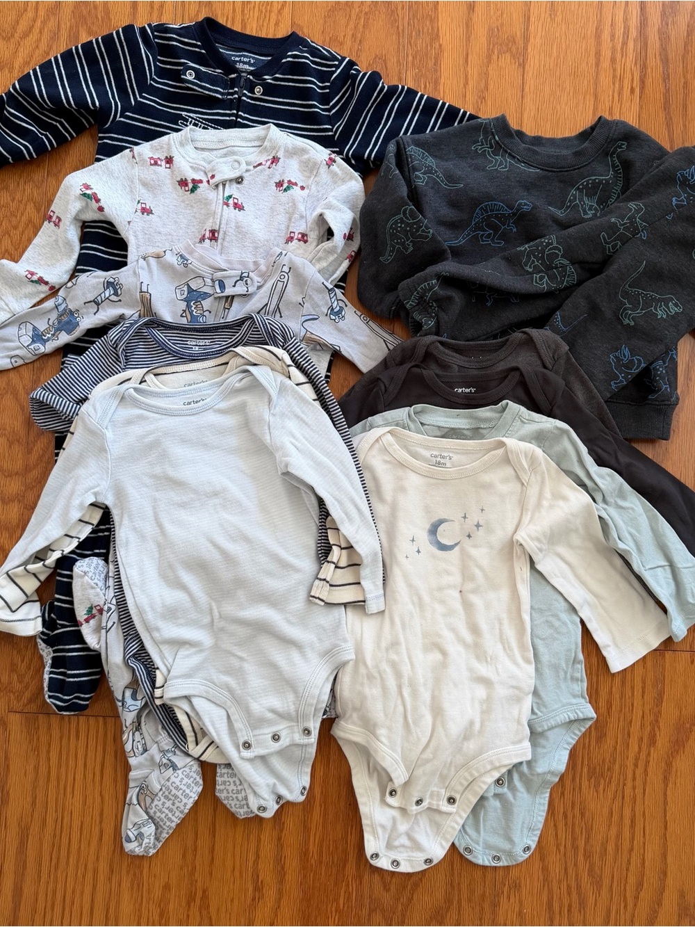 Lot of 12 Carter's Baby One-Piece bodysuit footed pajamas outfit 18 months m